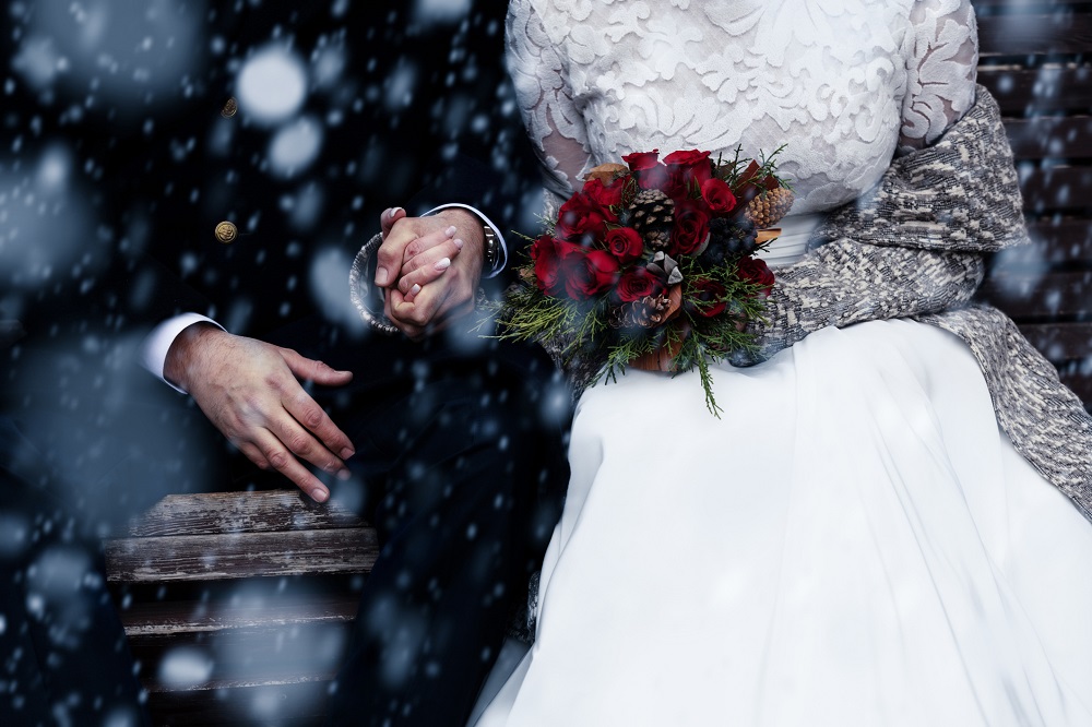 Hochzeitspaar bei Winterhochzeit