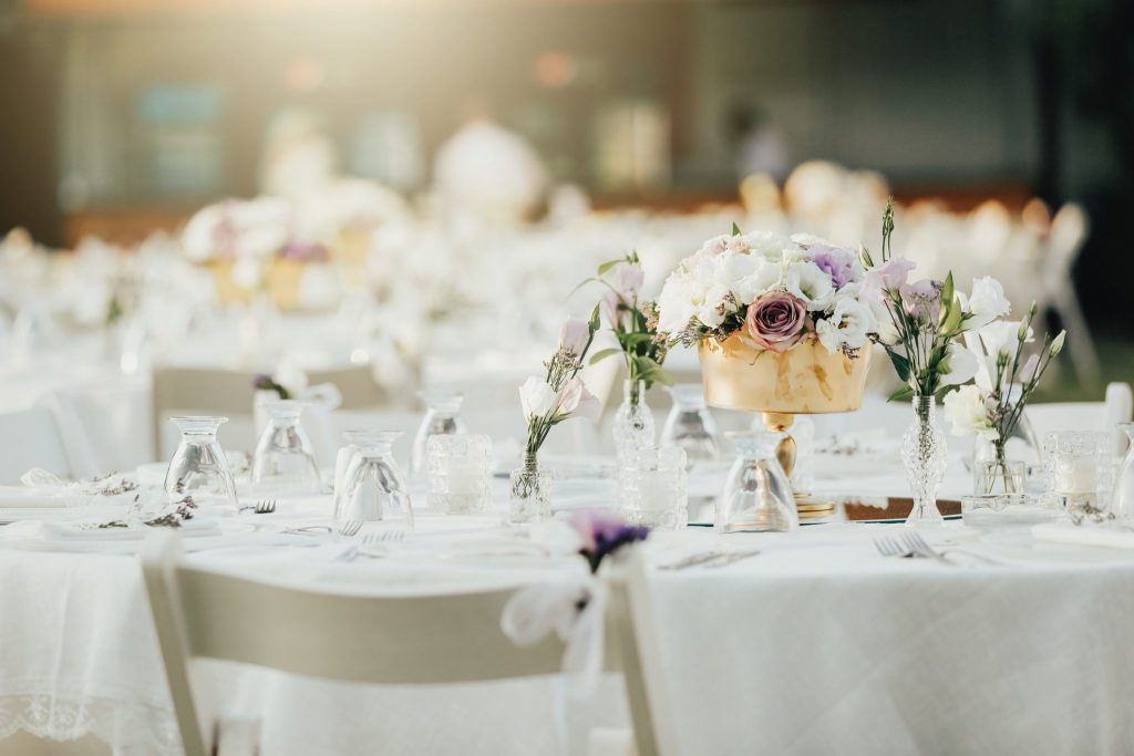 Richtige Tischordnung bei Hochzeit
