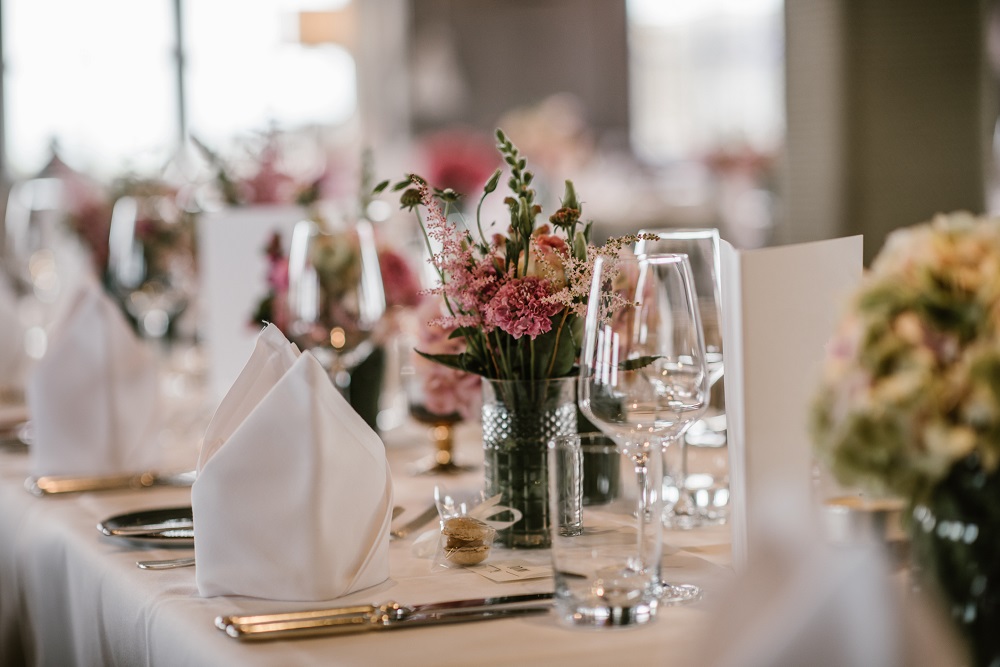 Dekoration für die Hochzeit planen