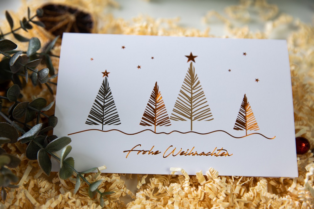Edle Weihnachtskarte mit Folienprägung in Gold