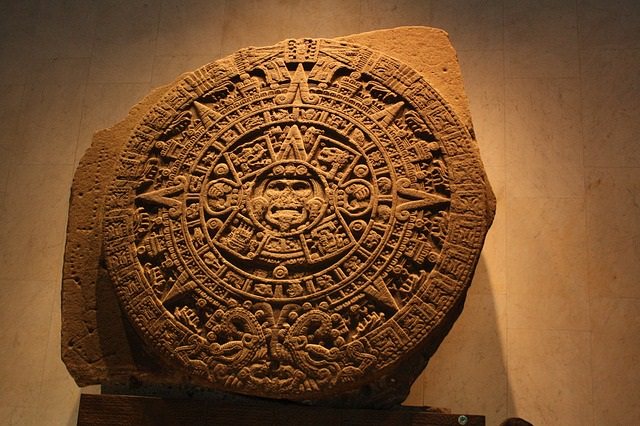 Replikat eines aztekischen Sonnenkalenders